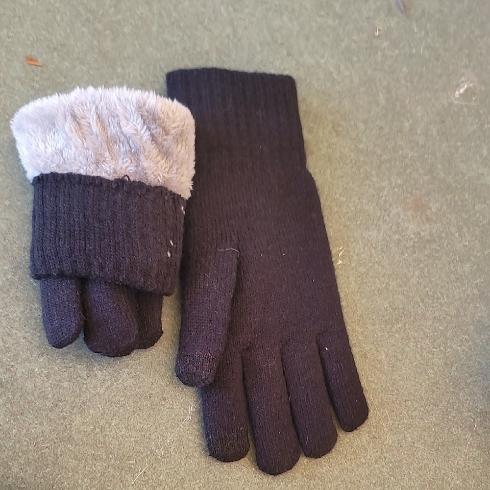 Men's Black and Gray Knit Gloves
